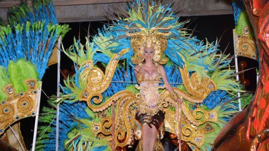 Sábado de Carnaval en la Cinta Costera