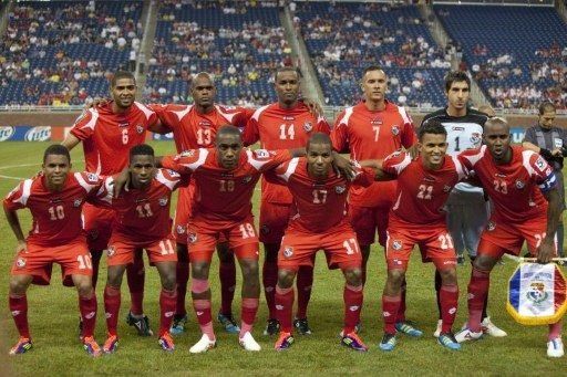 Desmantelan red que falsificaban camisetas de la Selección de Pmá