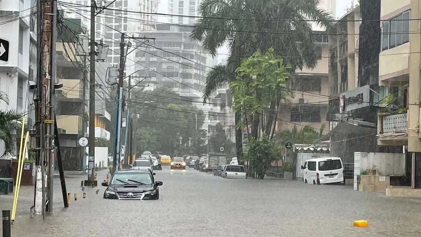 Desvíos la ciudad capital y Arraiján por inundacioness en vías.