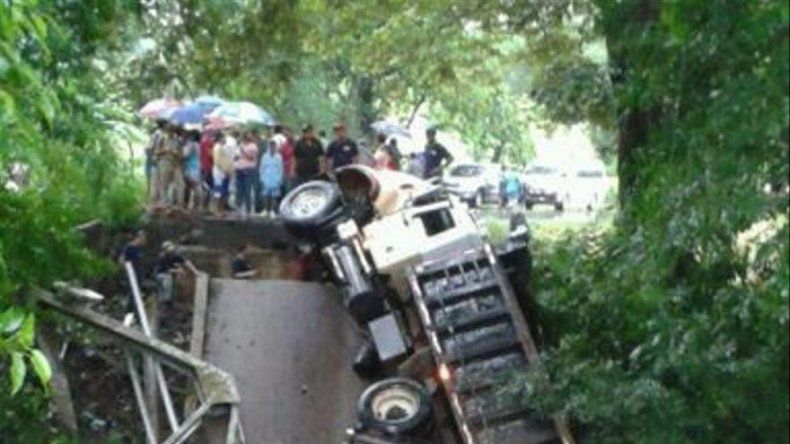 Comunidades incomunicadas en Capira, tras caída de puente