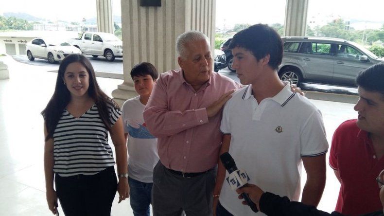 Nietos del expresidente Pérez Balladares se inscriben en el partido PRD