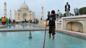 India ordena mover un crematorio para proteger el Taj Mahal