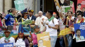 Papa pide debate “valiente” sobre falta de curas en Amazonía