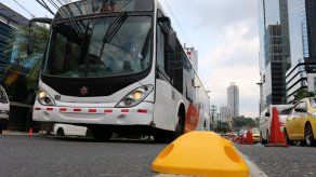 Tarjetas de débito estarán integradas al sistema de transporte público Tarjetas de débito estarán integradas al sistema de transporte público