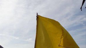 Colocan bandera amarilla en playa Punta Barco y La Barqueta por fuertes oleajes