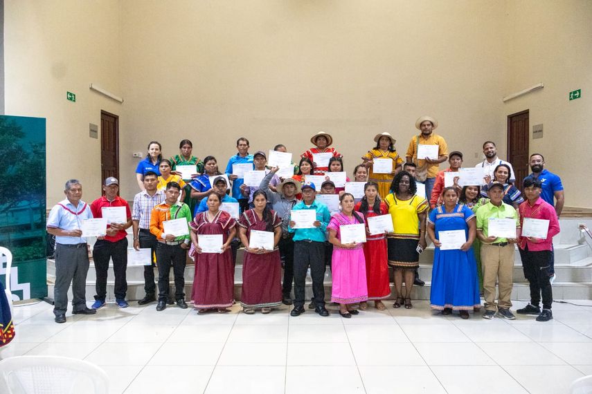 Durante dos meses, los emprendedores completaron diez módulos centrados en formalización empresarial, entre otros aspectos. Durante dos meses, los emprendedores completaron diez módulos centrados en formalización empresarial, entre otros aspectos. 