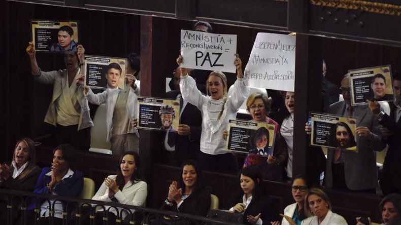 ¿Quiénes son los opositores presos que se benefician con amnistía en Venezuela?