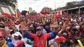 Venezuela: marchan partidarios en apoyo a presidente Chávez
