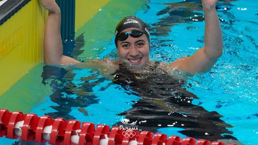 Emily Santos gana medalla de plata en los 200 metros pecho en los Juegos Panamericanos Junior 2025. 
