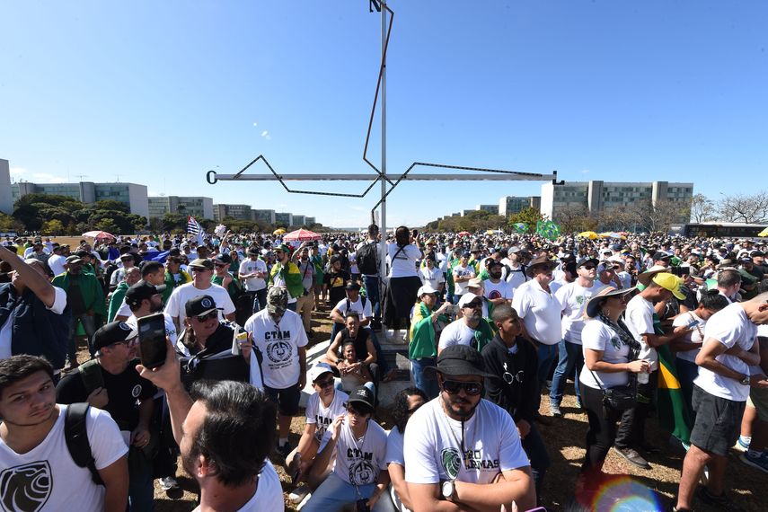 La marcha proarmas en Brasil se desarrolla en medio de un debate global sobre el control de las armas ante tiroteos frecuentes en Estados Unidos y el asesinato el viernes del ex primer ministro Shinzo Abe en Japón