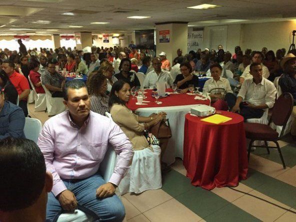 Miembros del PRD intercambian sobre reestructuración