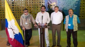 FARC aspiran a aplicar en Colombia un modelo de paz como el de Irlanda