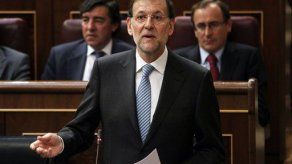 Rajoy niega haber recibido dinero negro y asegura no abandonará cargo