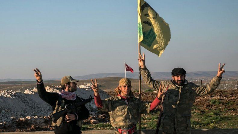 Turquía: EEUU informa de retirada curda en norte de Siria