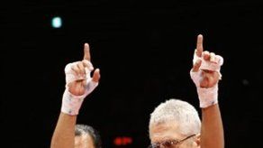 Venezolano Solís nuevo campeón supermosca de AMB