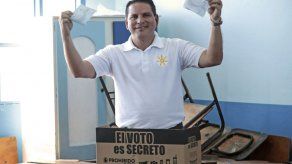 Candidato evangélico con leve ventaja en balotaje en Costa Rica