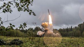 Muere pacto armamentista EEUU-Rusia; EEUU ensaya nueva arma