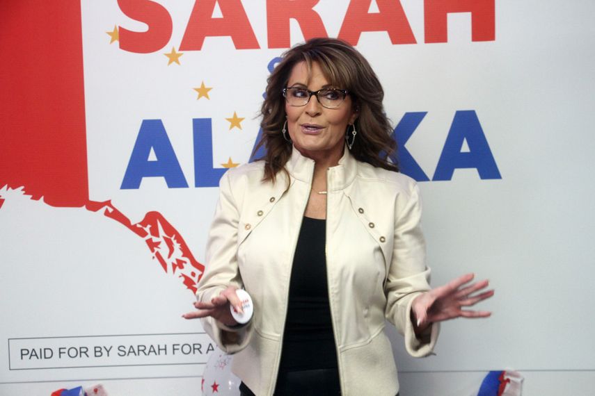 Sarah Palin lideraba los resultados preliminares de las primarias especiales del sábado por el único escaño del estado en la Cámara federal de Representantes.