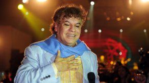 Juan Gabriel deberá continuar en reposo