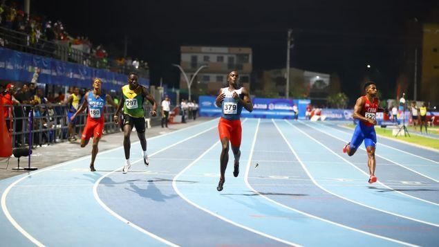 Alonso Edward clasifica a la final con nuevo record en los 200 metros planos