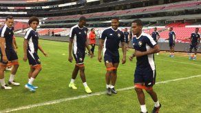 Panamá reconoció la cancha del Azteca; Gallego no confirmó el once titular