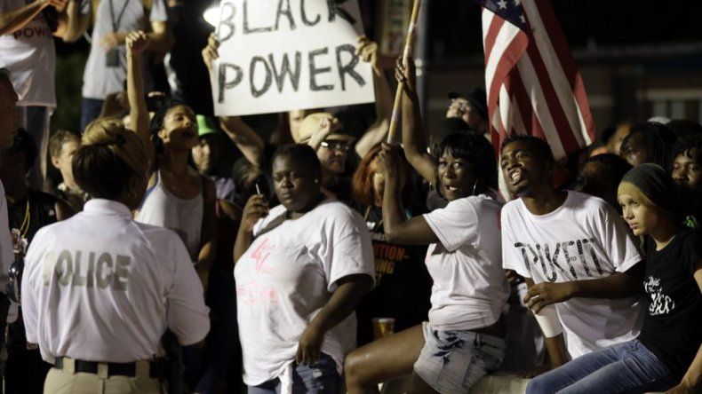 Ferguson: Recuerdan aniversario de muerte de Michael Brown