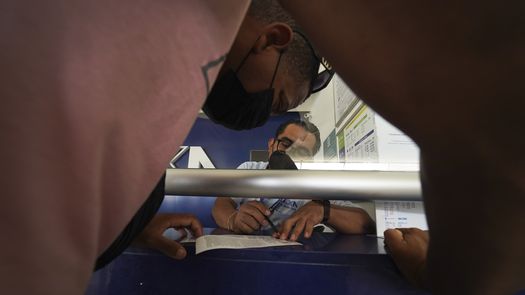 Migrantes parten a pie desde el sur de México rumbo a EE. UU.