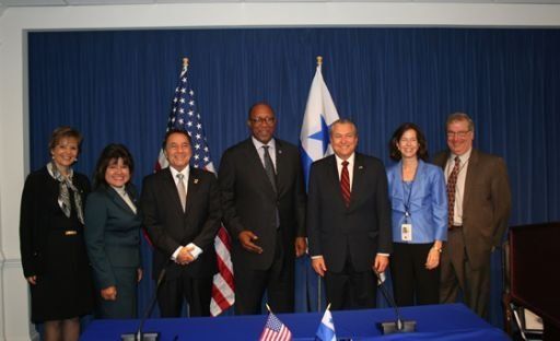 TLC entre EEUU y Panamá entrará en vigor el 31 de octubre