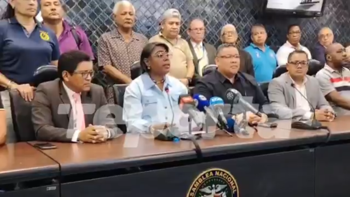 Funcionarios de la Asamblea