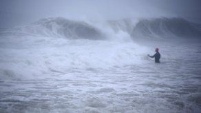 Localidades costeras desde los Hamptons, en Long Island, a Cape Cod, en Massachusetts, respiraron con alivio el domingo al librarse de los peores daños.&nbsp;