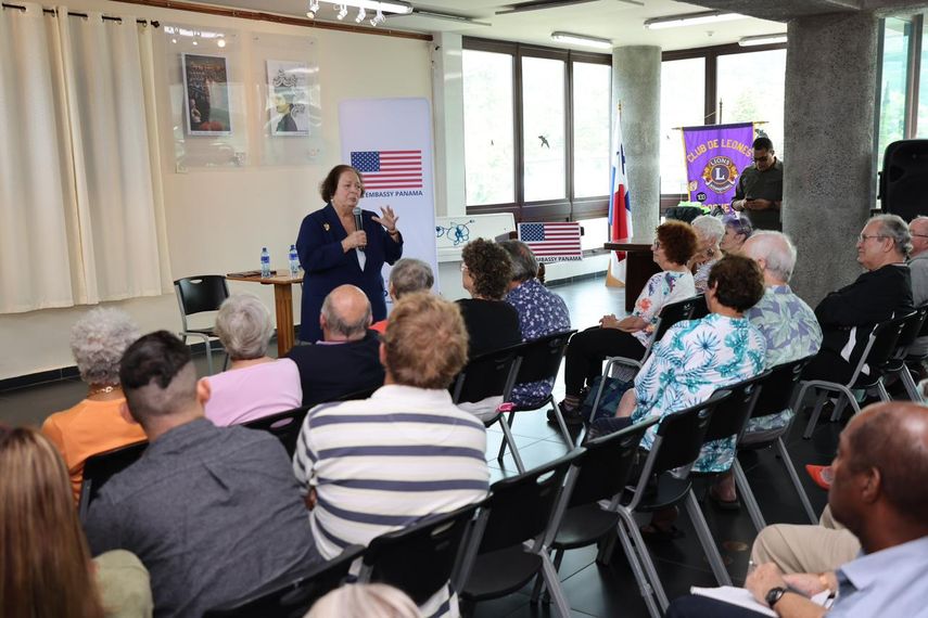 La embajadora de EE. UU. en Panamá