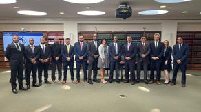 Reunión entre el procurador Caraballo y el fiscal Breon Peace.