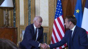 Biden y Macron se reconcilian en Roma tras disputa por submarinos
