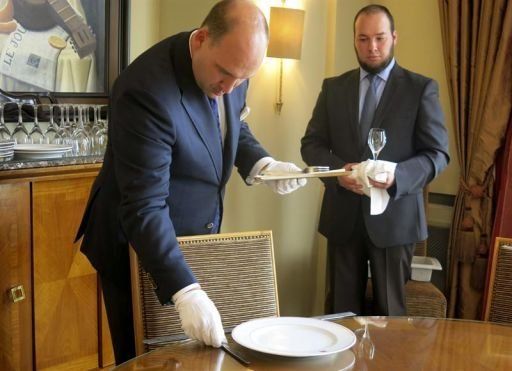 Exclusiva escuela en Bruselas forma mayordomos de lujo por 7.000 euros