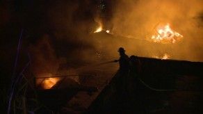 Inician investigación por incendio en muelle de Amador