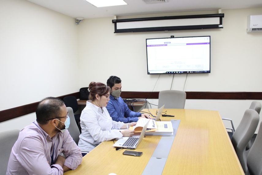 El acto público contó con la participación de 6 empresas proponentes en este proyecto que está dividido en tres renglones.