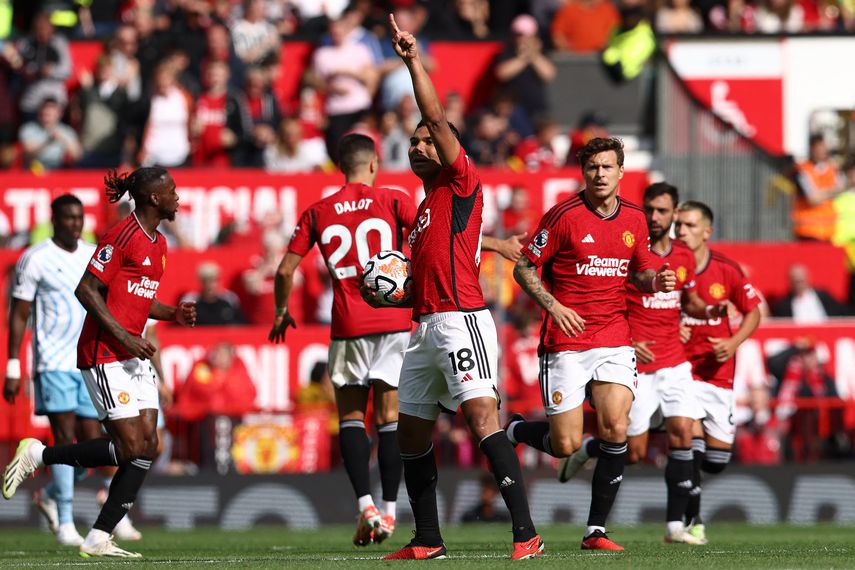 Manchester United remonta y Arsenal deja puntos al empatar