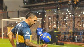 Boca festejó en el regreso de Tevez y sigue como líder en Argentina