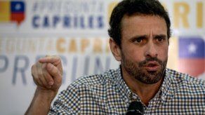 Capriles denuncia retrasos para revalidar su partido en Venezuela