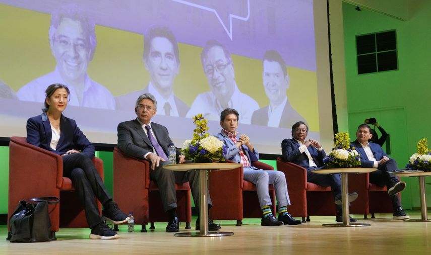 Candidatos en Colombia proponen sustituir coca con cannabis