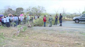 Moradores de Altos de El Llano protestan en la Vía Panamericana