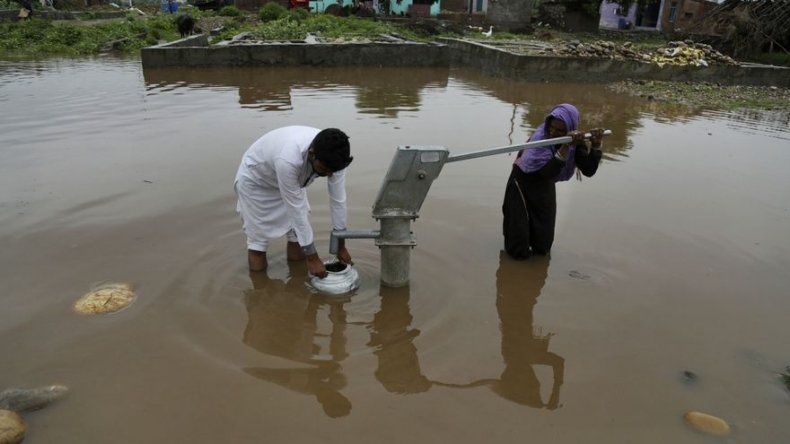 Lluvias monzónicas dejan 67 muertos en sur de India