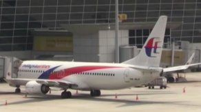 Hallan tres nuevas posibles piezas del MH370 en Madagascar y Australia