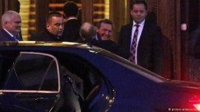 Estupor en Alemania por el amistoso abrazo entre Schröder y Putin