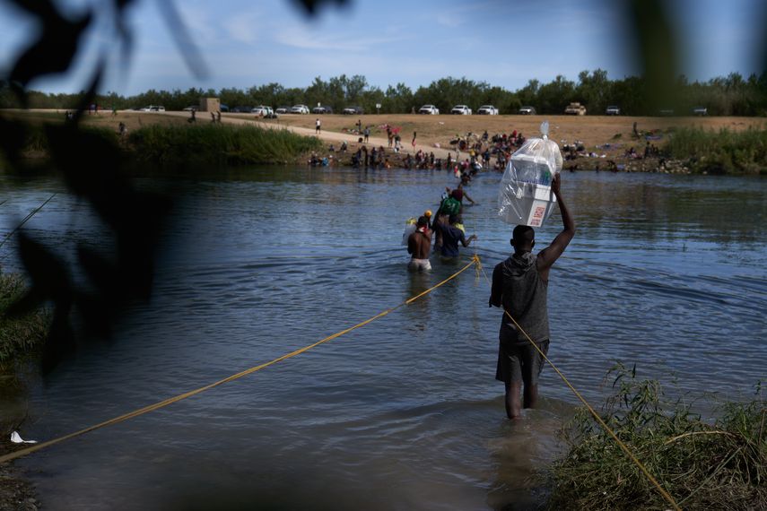 Las deportaciones masivas se realizaron tras la llegada masiva de miles de migrantes
