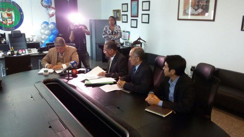 Miembros de la Sociedad Civil presentan denuncia contra tres magistrados de la Corte