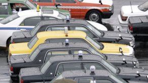 Detienen a taxista japonés que hacía orinar en su auto a las pasajeras