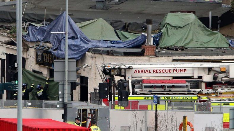 Hospitalizan a 32 personas tras accidente de un helicóptero en Glasgow