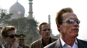 Schwarzenegger visita Taj Mahal