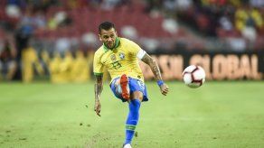 Brasil: Dani Alves se pierde las eliminatorias por lesión
